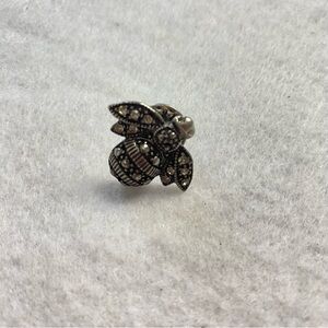 Elegant Bumblebee Lapel Hat Pin Brooch Faceted Marcasite style Silver tone